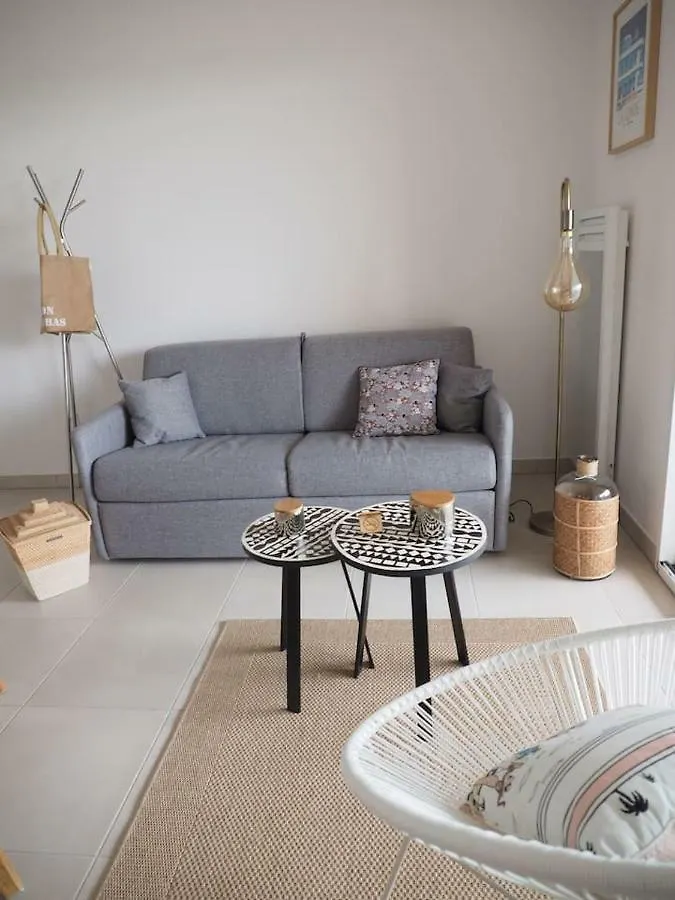 La Londe La Mer : Appartement Proche Plages & Vue Superbe Sur Les Iles D'Or 0*, Ла-Лонд-ле-Мор