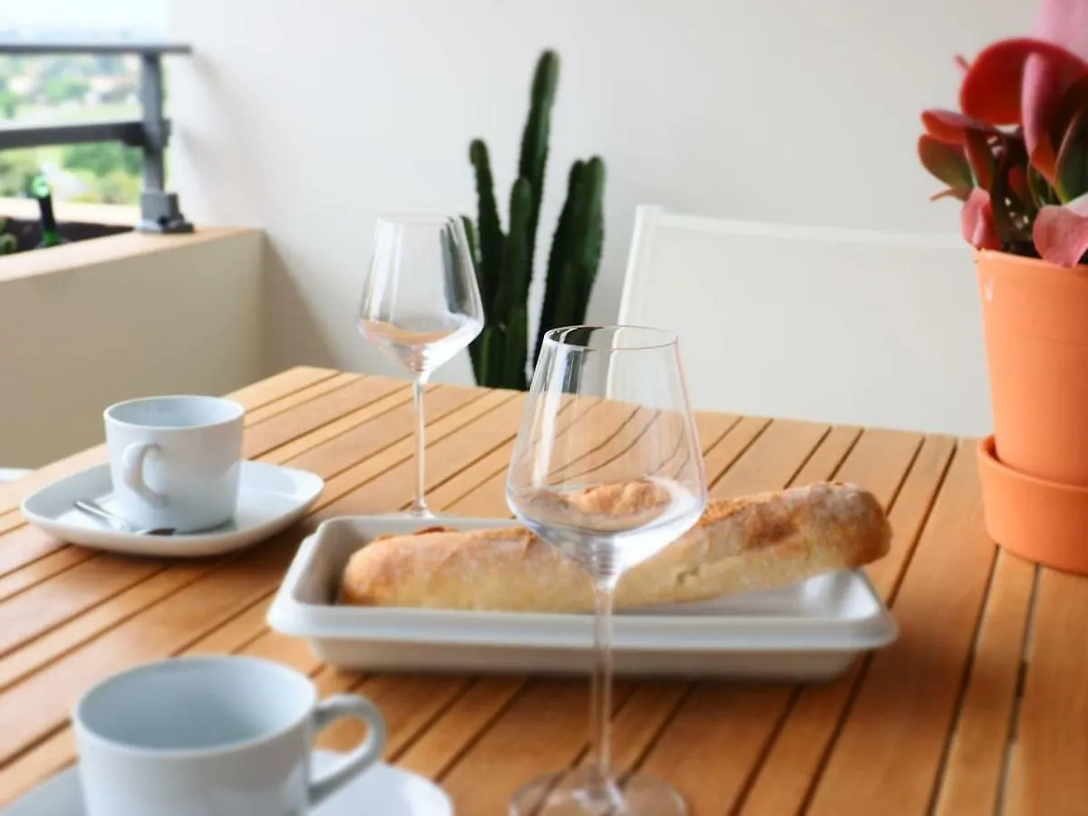 La Londe La Mer : appartement proche plages&vue superbe sur les îles d'or