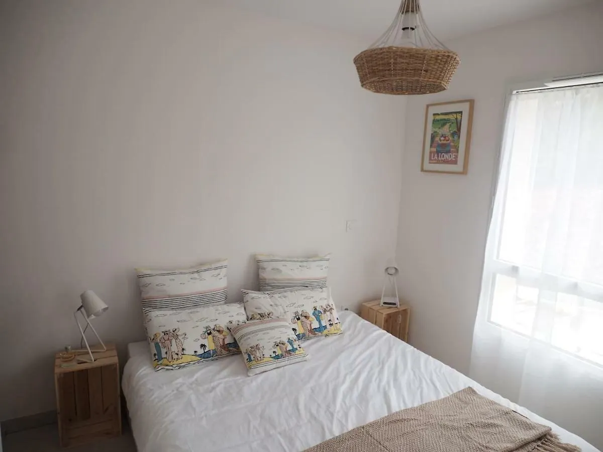 La Londe La Mer : Appartement Proche Plages & Vue Superbe Sur Les Iles D'Or 0*, La Londe-les-Maures France
