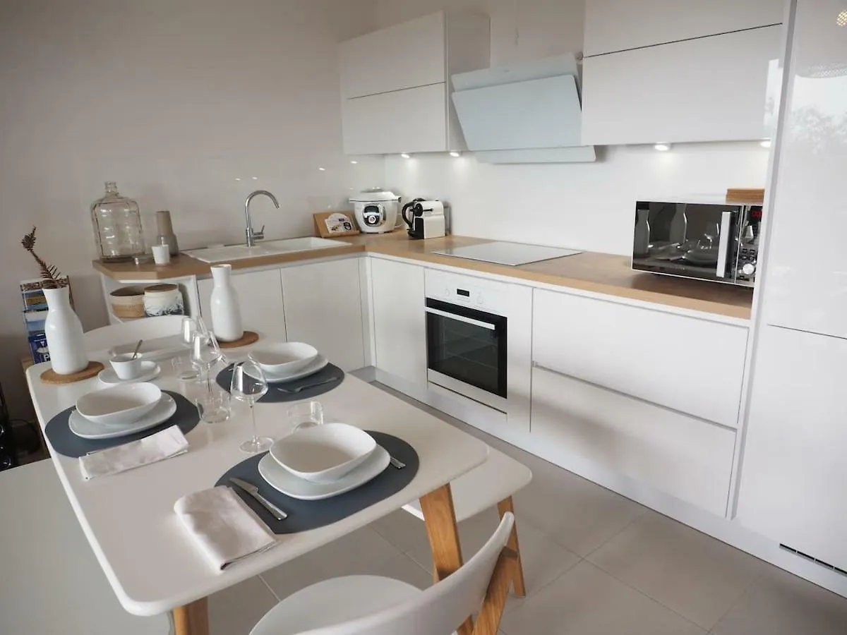 La Londe La Mer : Appartement Proche Plages & Vue Superbe Sur Les Iles D'Or 0*, La Londe-les-Maures Francja